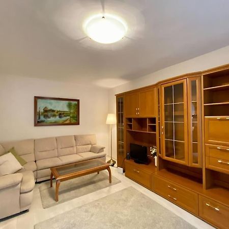 Lovely & Quiet 1-Bedroom Condo With Free Parking Бухарест Экстерьер фото