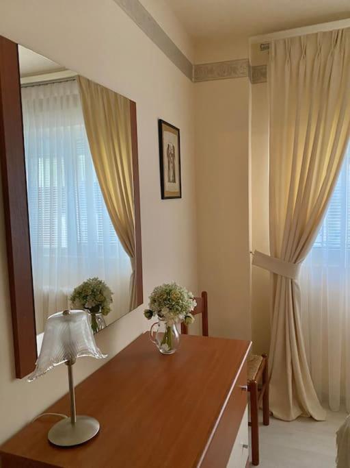 Lovely & Quiet 1-Bedroom Condo With Free Parking Бухарест Экстерьер фото